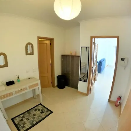 Algarve Modern T1 With Balcony In アパート *