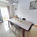 Algarve Modern T1 With Balcony In Apartment *