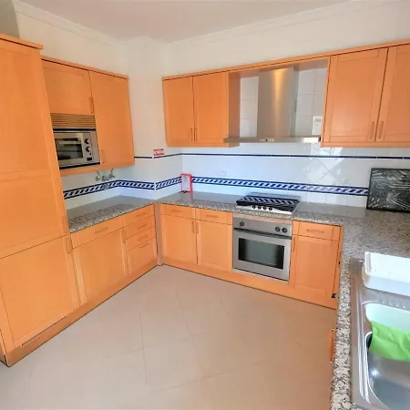 Algarve Modern T1 With Balcony In Апартаменты Албуфейра