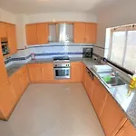 Algarve Modern T1 With Balcony In Daire *