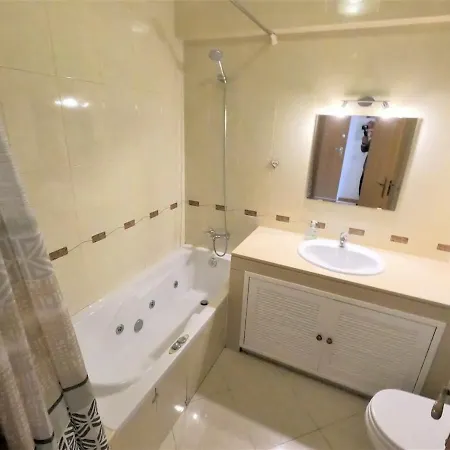 Algarve Modern T1 With Balcony In * Albufeira